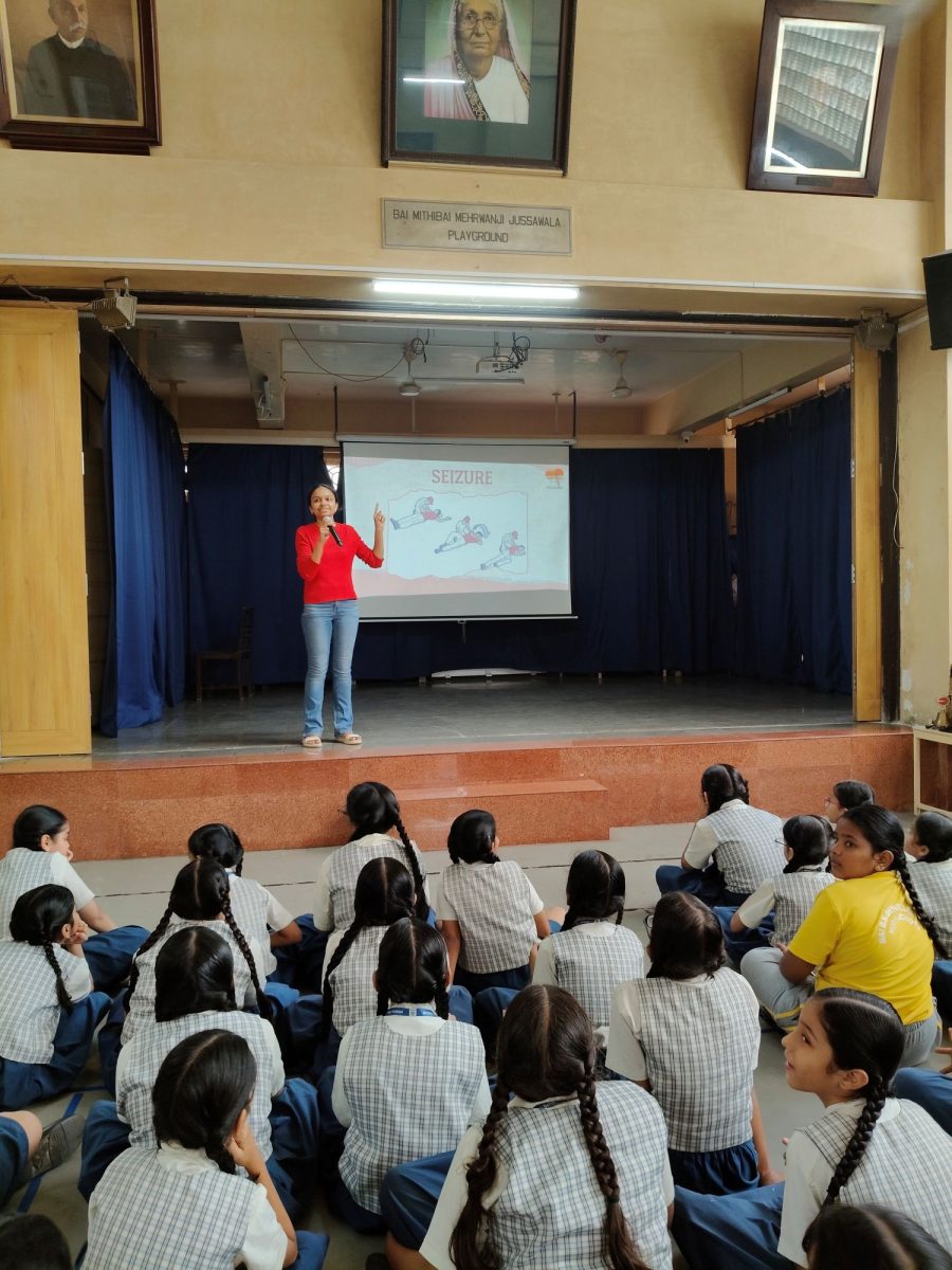 First Aid session by collage student_6